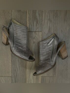 PAUL GREEN Cayenne Metallic Peep Toe Block Heel Sandal Bootie Size 9 Leather